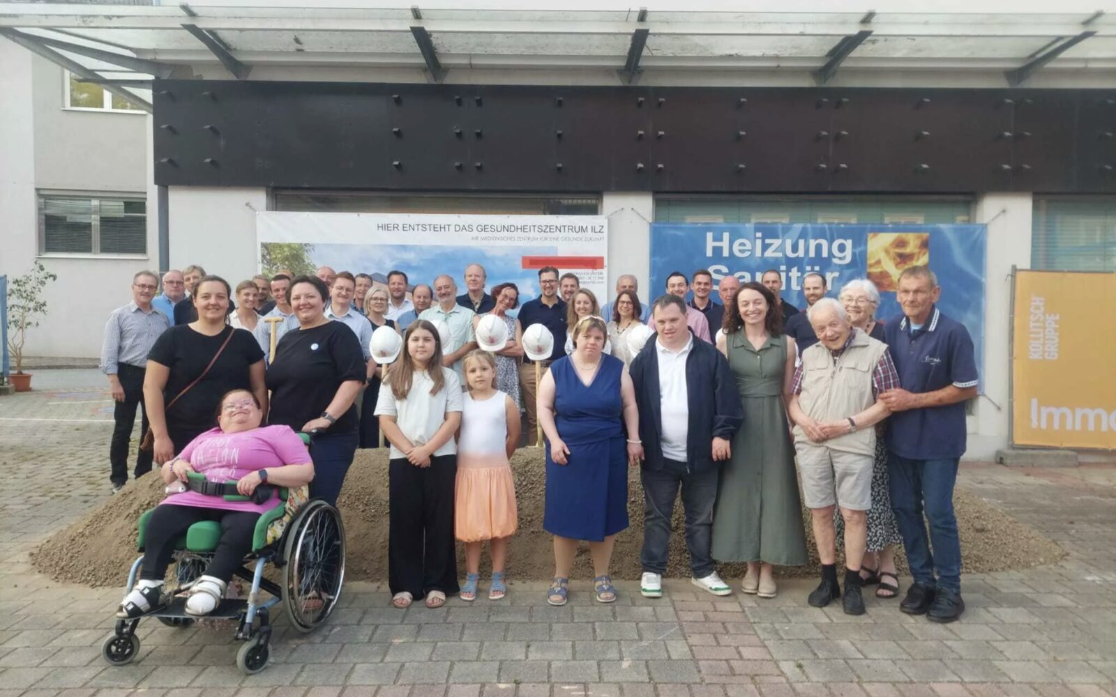 Teamfoto und Projektvorstellung beim Gesundheitszentrum Ilz 150