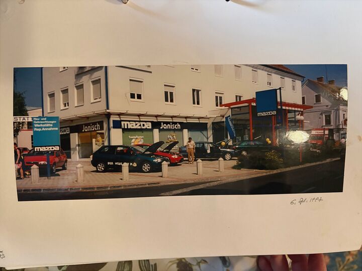 Historische Aufnahme: Janisch als Mazda-Standort